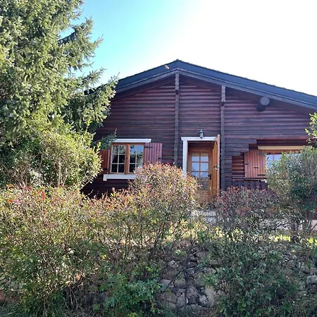 Chalet Avec Cheminee Et Terrasse Aux Angles - Fr-1-593-128